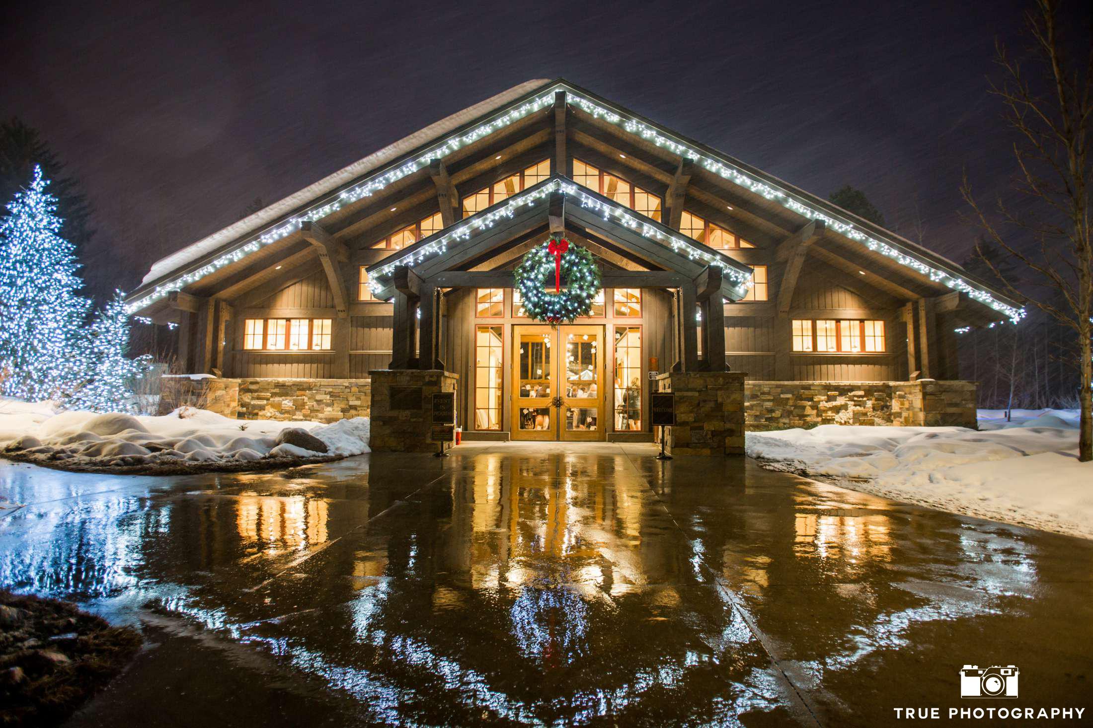 Sustainable Ski Mountain Weddings - Ecopartytime  (Photo Credits: True Photography) 