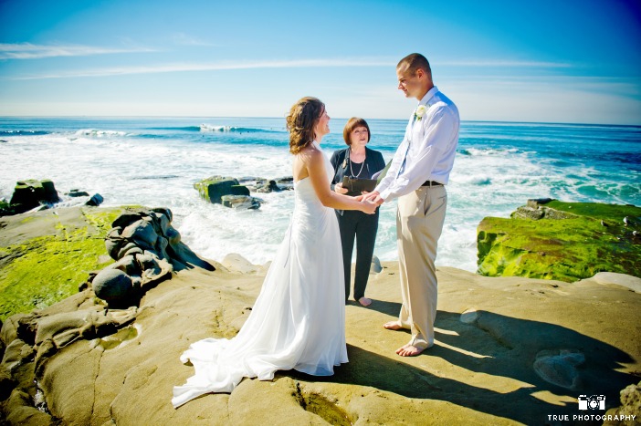 Earth Day Wedding Backdrop Ideas from Ecopartytime Wonderous Water