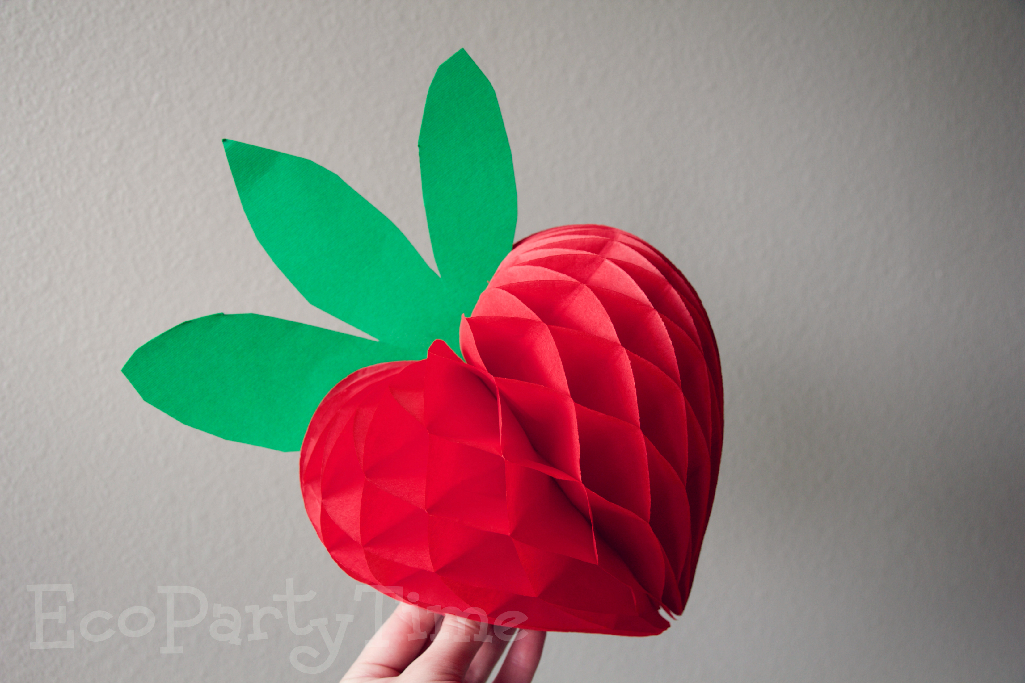 Ecopartytime: Fun Uses for Tissue Fans and Balls