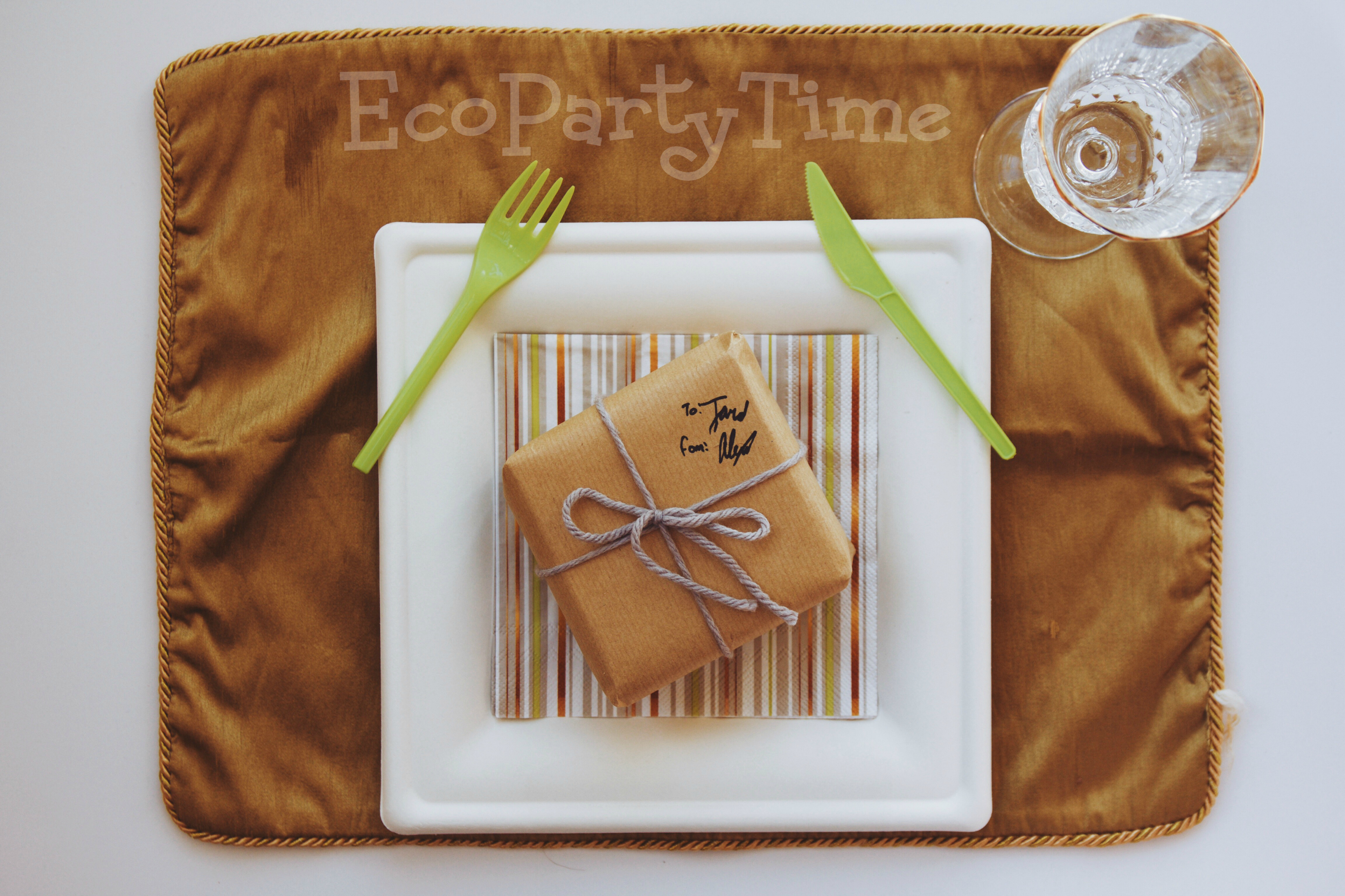 EcoPartyTime: Silver and Gold Place Setting