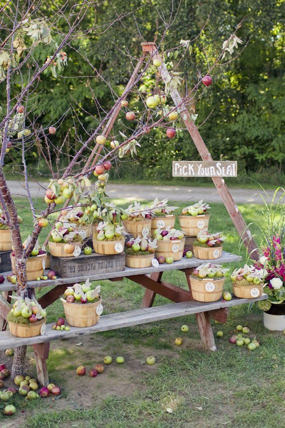 Sustainable Apple Wedding by Ecopartytime - Apple Wedding Gift Baskets